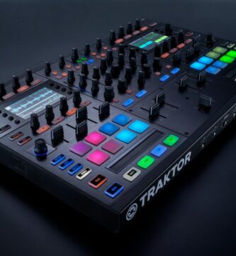 NI Traktor Kontrol S8 Foto Perspective
