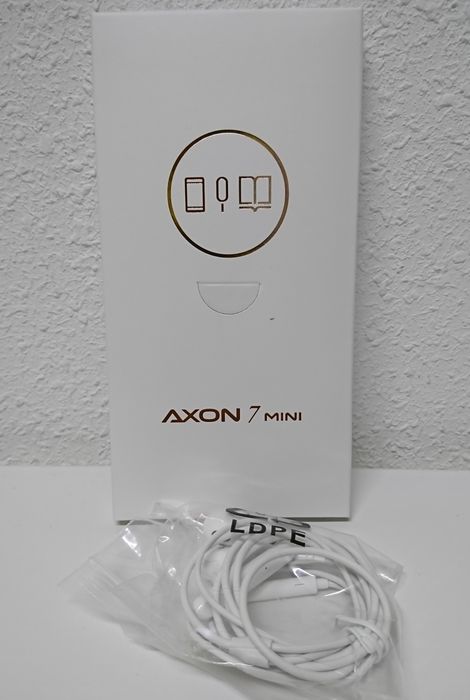 zte axon 7 mini interior caja