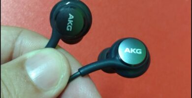 akg
