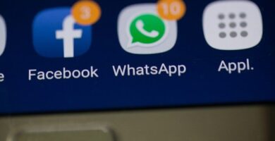 social media WhatsApp