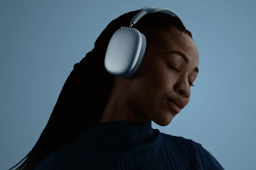Apple AirPods Max 2 lifestyle
