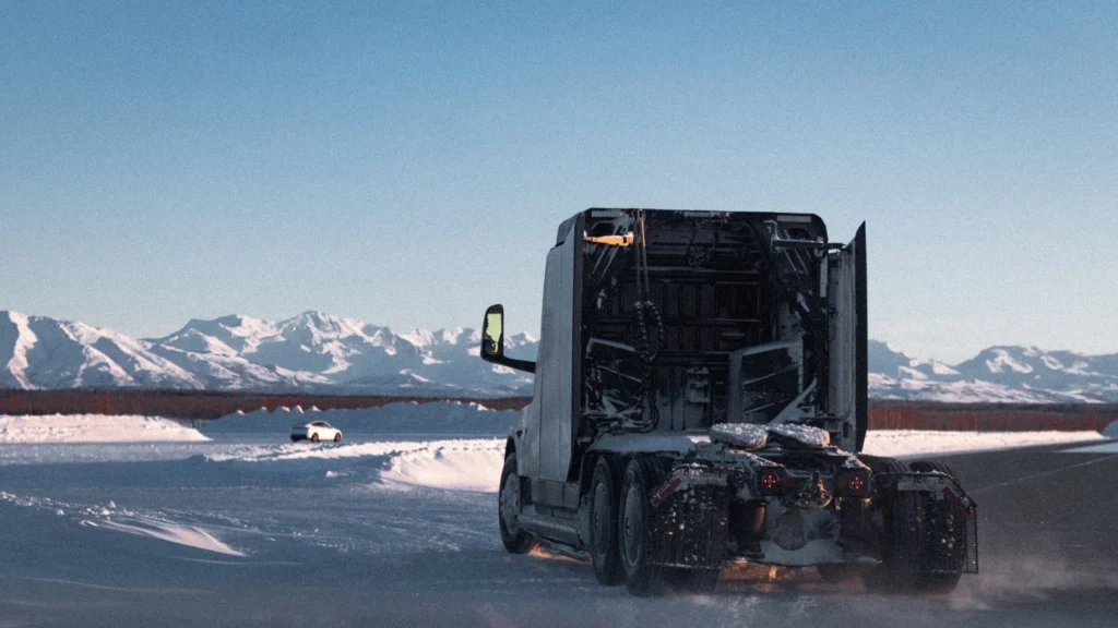 El Tesla Semi conquista Alaska: Musk confirma la producción en masa para este 2026 1 Tesla Semi