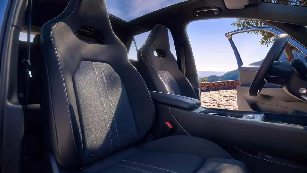 Volkswagen ID.3 Neo: El regreso de los botones físicos y el adiós a la "ansiedad por el rango" con 630 km de autonomía 2 Volkswagen ID.3 Neo asientos