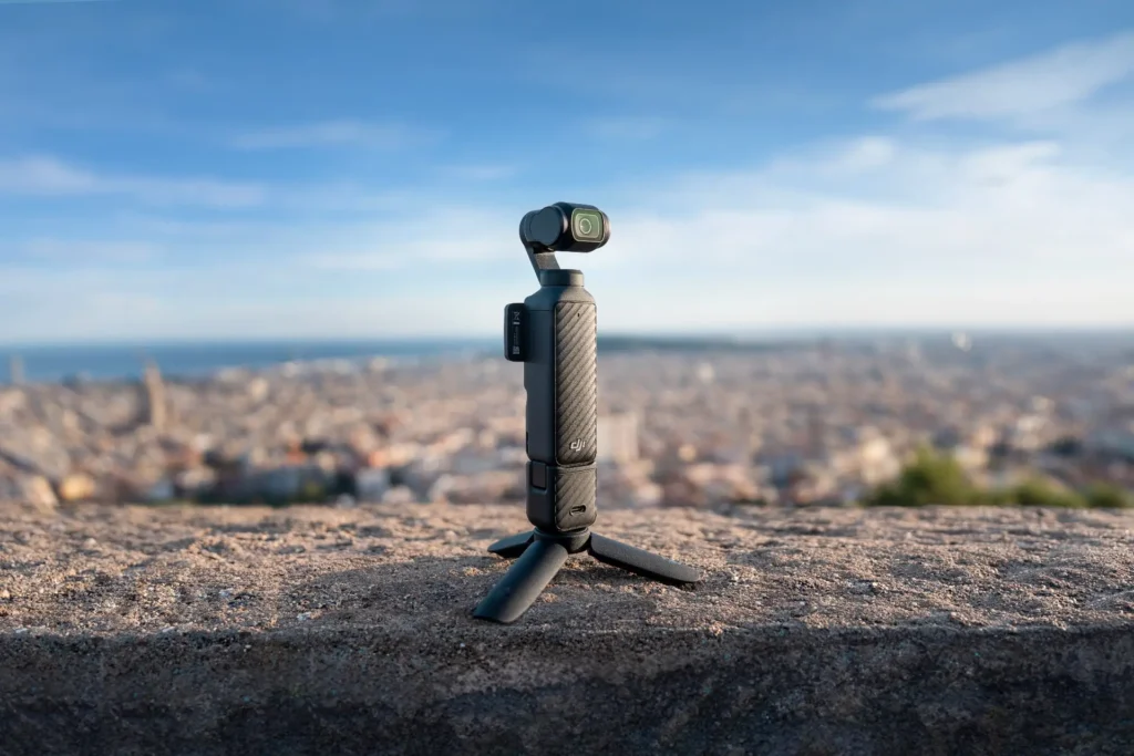 DJI Osmo Pocket 4: El cine de bolsillo llega a los 240 fps y fulmina la necesidad de tarjetas SD 1 osmo pocket 4 01 1