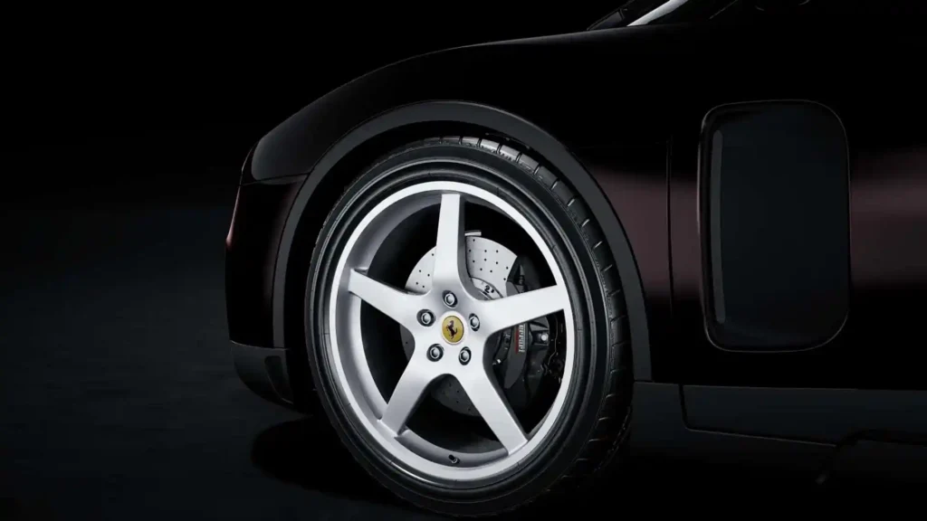 Configurando el Ferrari Luce EV: 35 tonos de pintura y el sello analógico-digital de Jony Ive 4 Ferrari Luce EV llantas