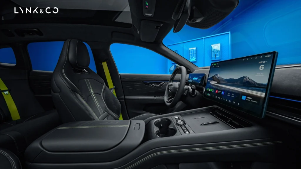 Lynk Co 07GT interior