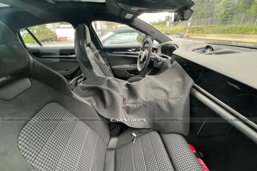 Porsche Panamera 2027: Fotos espía del interior rediseñado y la nueva consola central táctil 1 Porsche Panamera interior 2026