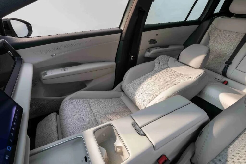 FAW-Volkswagen revela el interior del ID. AURA T6: Confort de primera clase y maletero delantero revolucionario 3 ID AURA T6 interior 2