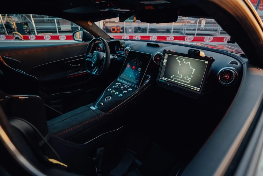 Mercedes-AMG desata a su nueva bestia: El GT 63 Pro 4Matic+ debuta como Coche de Seguridad en la Fórmula 1 3 Mercedes AMG presenta el GT 63 Pro 4Matic 4