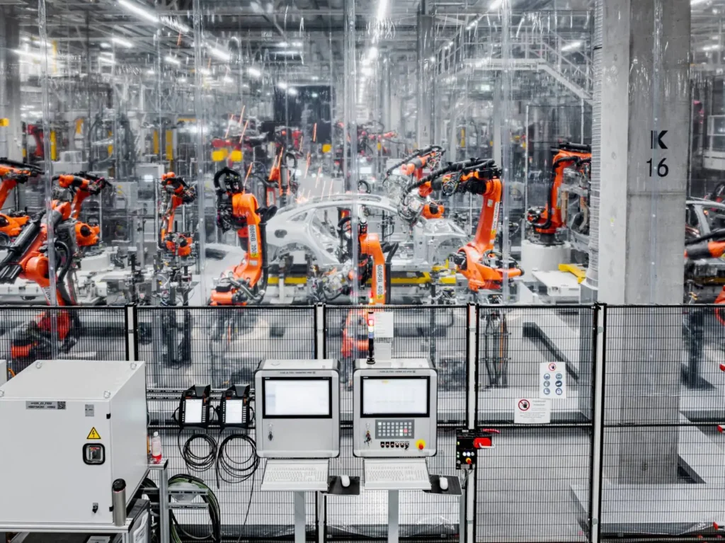 Mercedes-Benz saca músculo en Europa: Duplica su megaplanta para fabricar el Clase C eléctrico de 2027 2 Mercedes Benz Clase C electrico 2