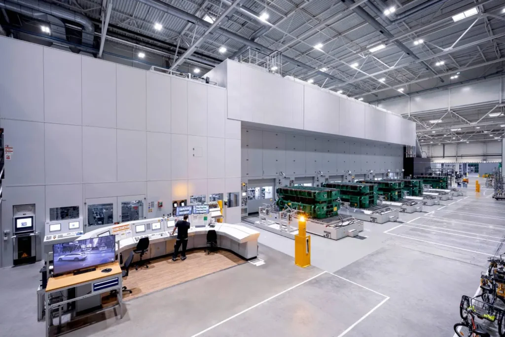 Mercedes-Benz saca músculo en Europa: Duplica su megaplanta para fabricar el Clase C eléctrico de 2027 1 Mercedes Benz Clase C electrico 4 1