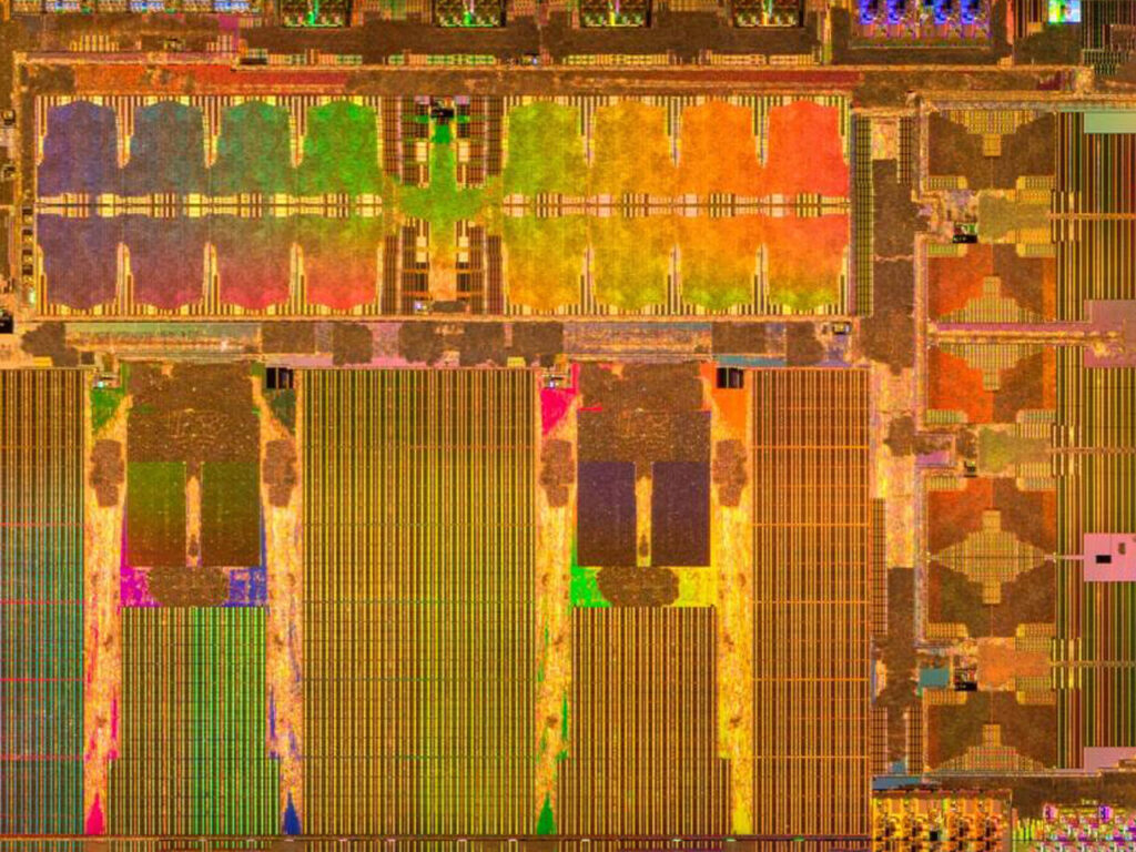 Tesla enfrenta a los gigantes: El chip AI5 llegará en dos sabores muy distintos de la mano de TSMC y Samsung 1 Tesla chip AI5