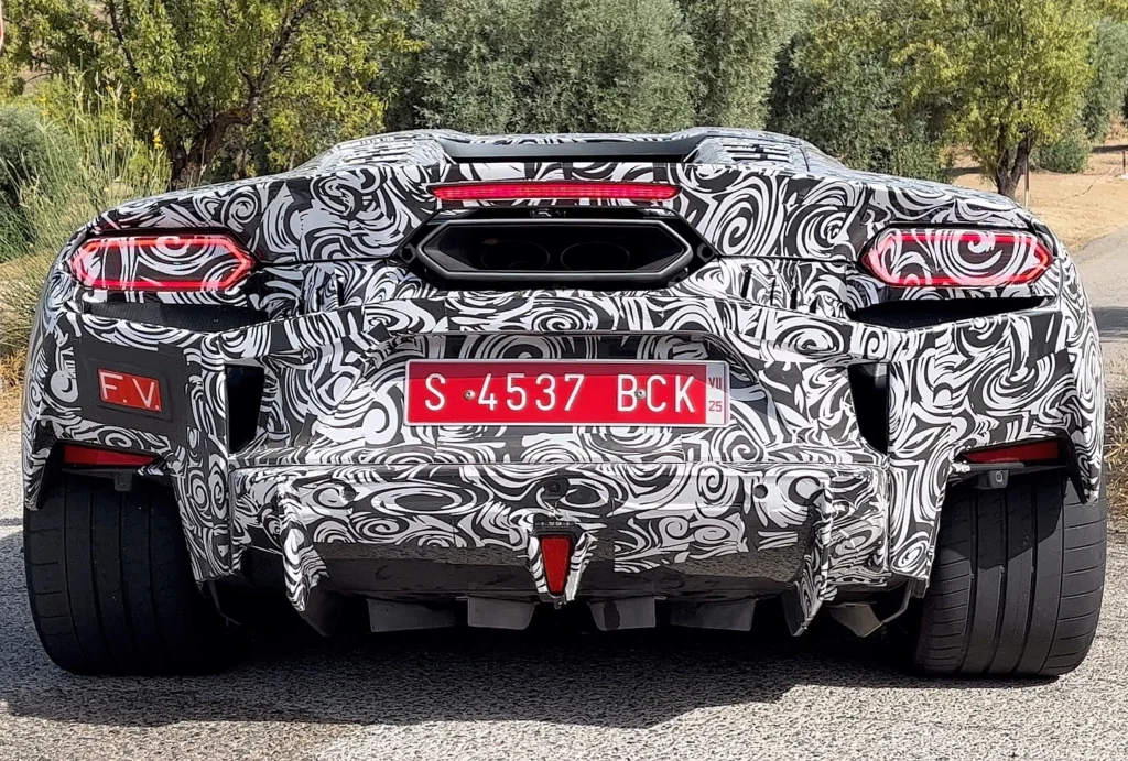 El Lexus LFA eléctrico de 2028 se deja ver en pruebas: Adiós al rugido V10 analógico y bienvenida a la era digital silenciosa 3 Lexus LFA trasera