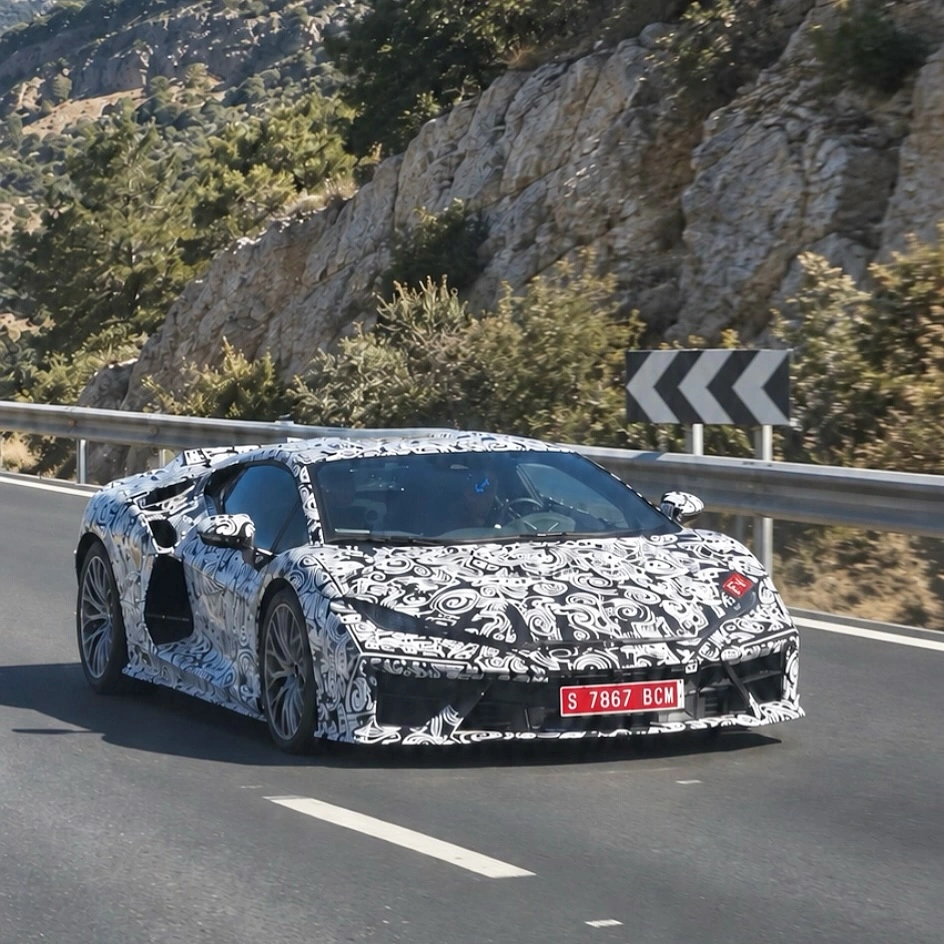 El Lexus LFA eléctrico de 2028 se deja ver en pruebas: Adiós al rugido V10 analógico y bienvenida a la era digital silenciosa 2 Lexus LFA