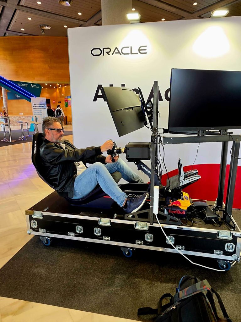 Un agente de IA repara en 5 minutos el simulador de F1 de Red Bull tras romperse con el nuevo circuito de Madrid 5 ORACLE Alfredo AndalucIA2026 768x1024 1