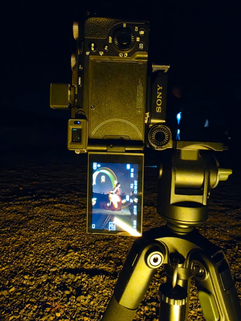 Magia en la oscuridad y artesanía de luz: Análisis técnico y práctico del taller de Lightpainting con Rosa García 14 light painting 12 768x1024 1