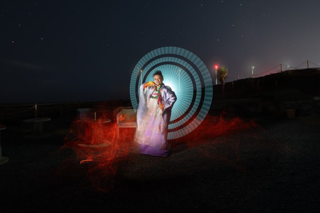 Magia en la oscuridad y artesanía de luz: Análisis técnico y práctico del taller de Lightpainting con Rosa García 16 taller light painting rosa garcia canarias 2