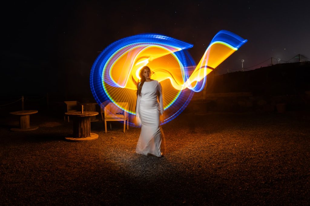 Magia en la oscuridad y artesanía de luz: Análisis técnico y práctico del taller de Lightpainting con Rosa García 19 taller light painting rosa garcia canarias 6