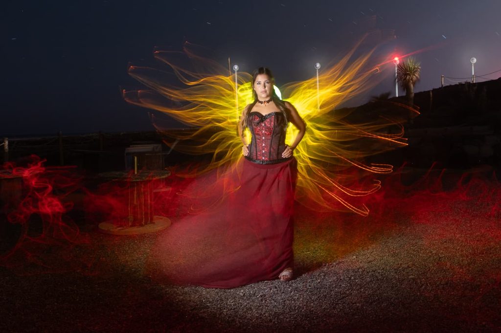Magia en la oscuridad y artesanía de luz: Análisis técnico y práctico del taller de Lightpainting con Rosa García 20 taller light painting rosa garcia canarias 8